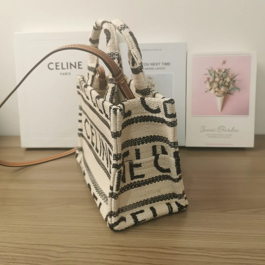 셀린느 스몰 카바스 타이스 텍스타일 올오버 화이트블랙