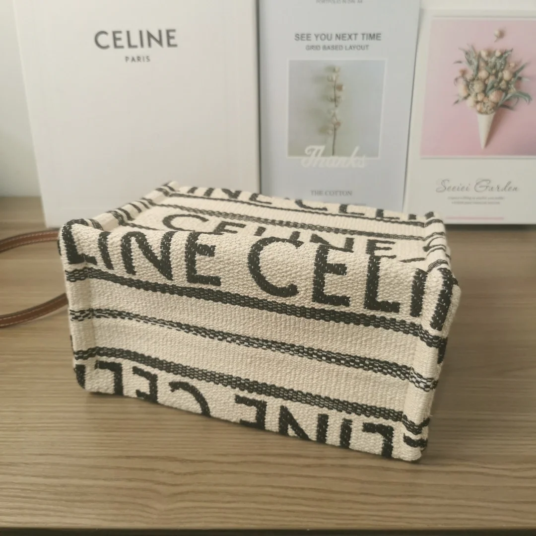 셀린느 스몰 카바스 타이스 텍스타일 올오버 화이트블랙