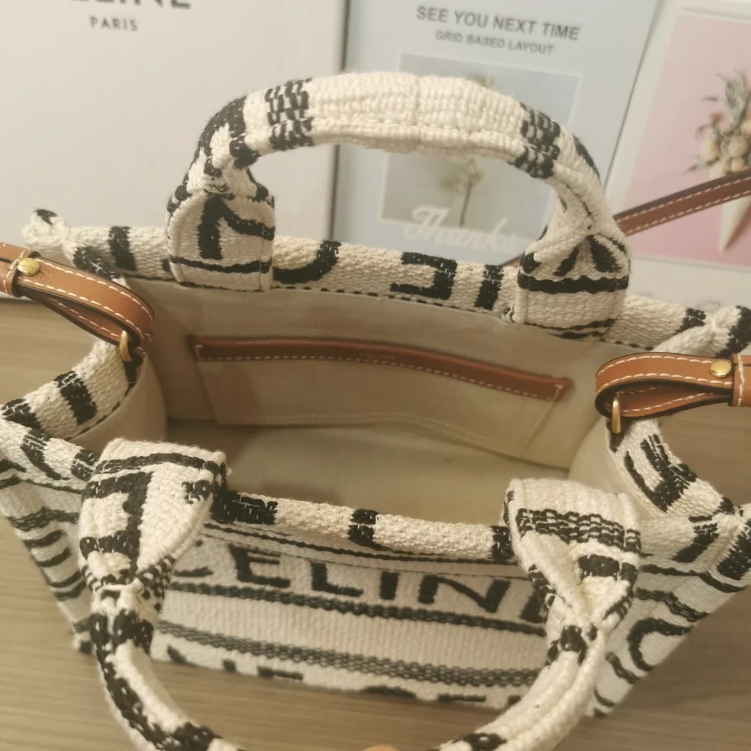 셀린느 스몰 카바스 타이스 텍스타일 올오버 화이트블랙