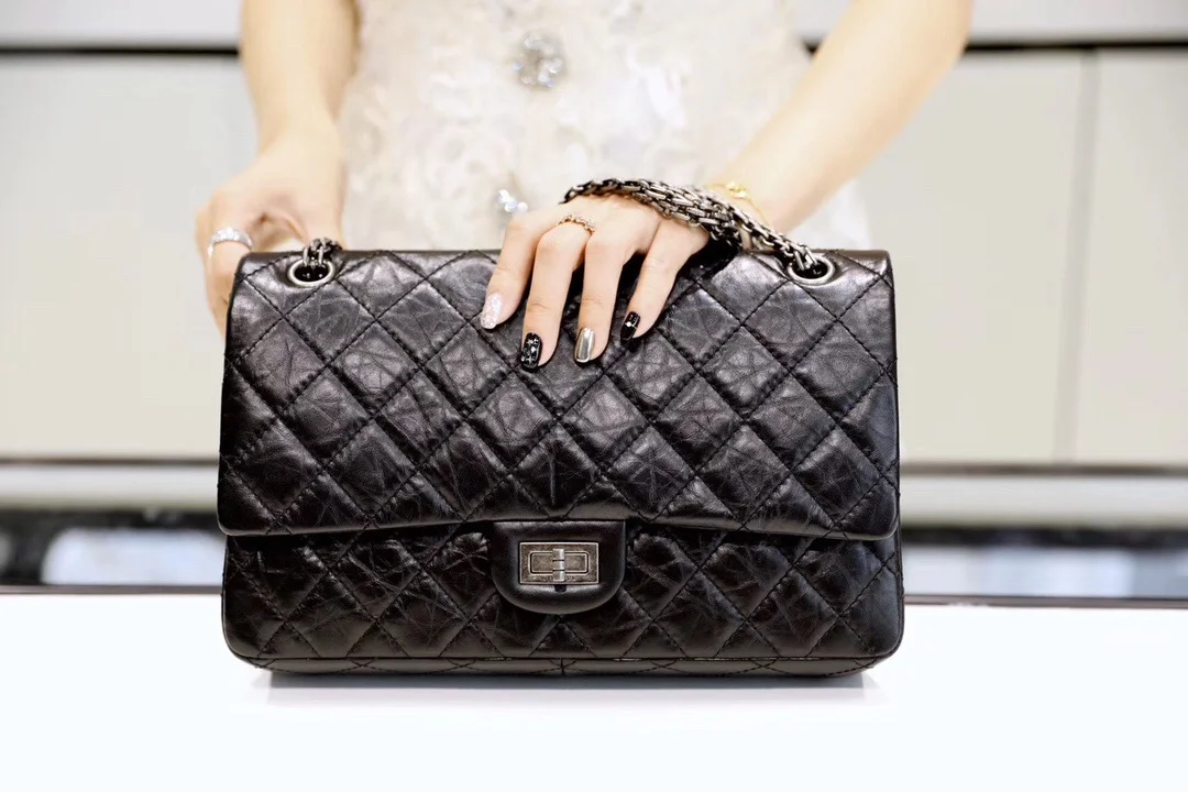 샤넬 2.55백 스터드 빈티지 28cm