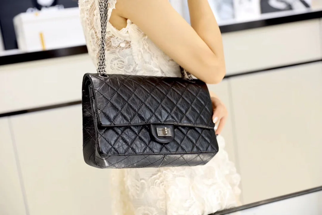 샤넬 2.55백 스터드 빈티지 28cm