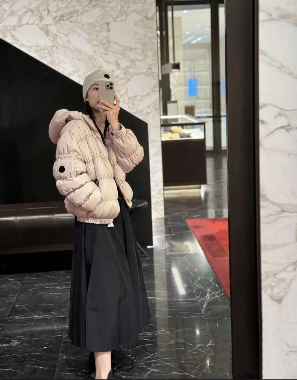 몽클레어 메돈테 숏 다운 패딩 상세 이미지 5