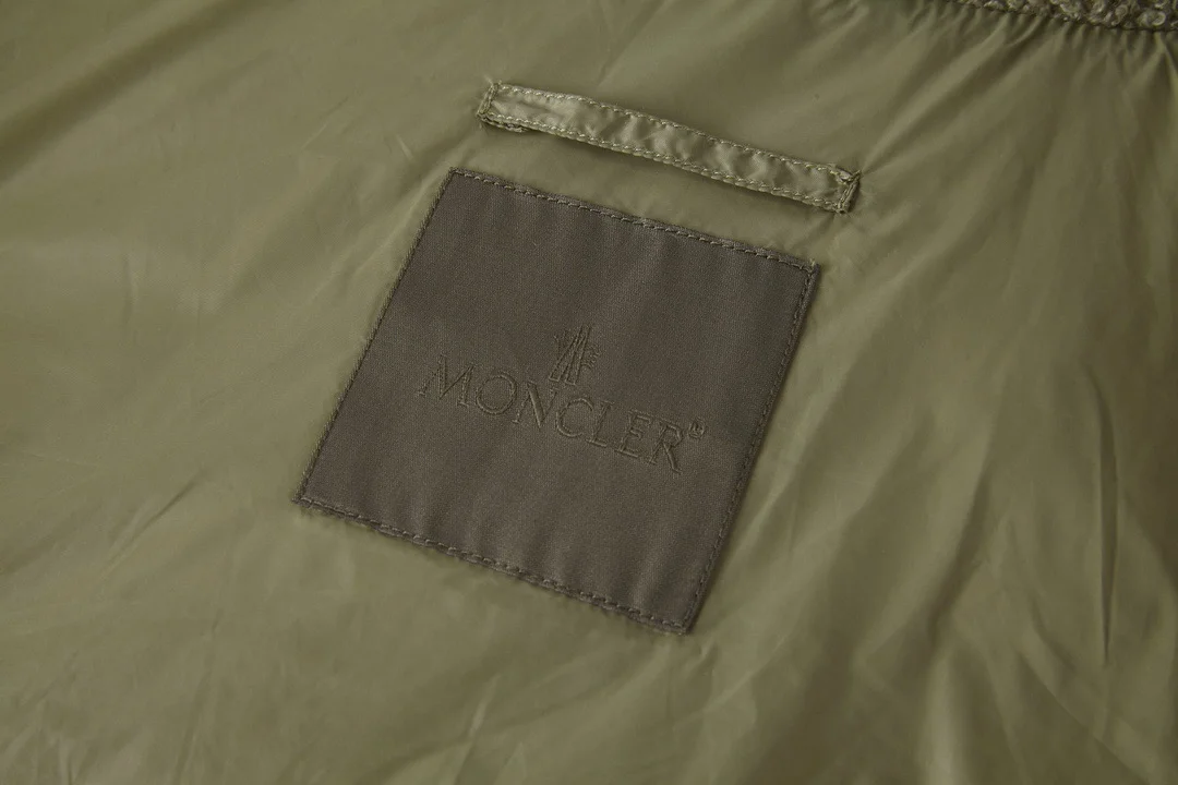 몽클레어 존킬 쇼트 다운 자켓 라이트 베이지