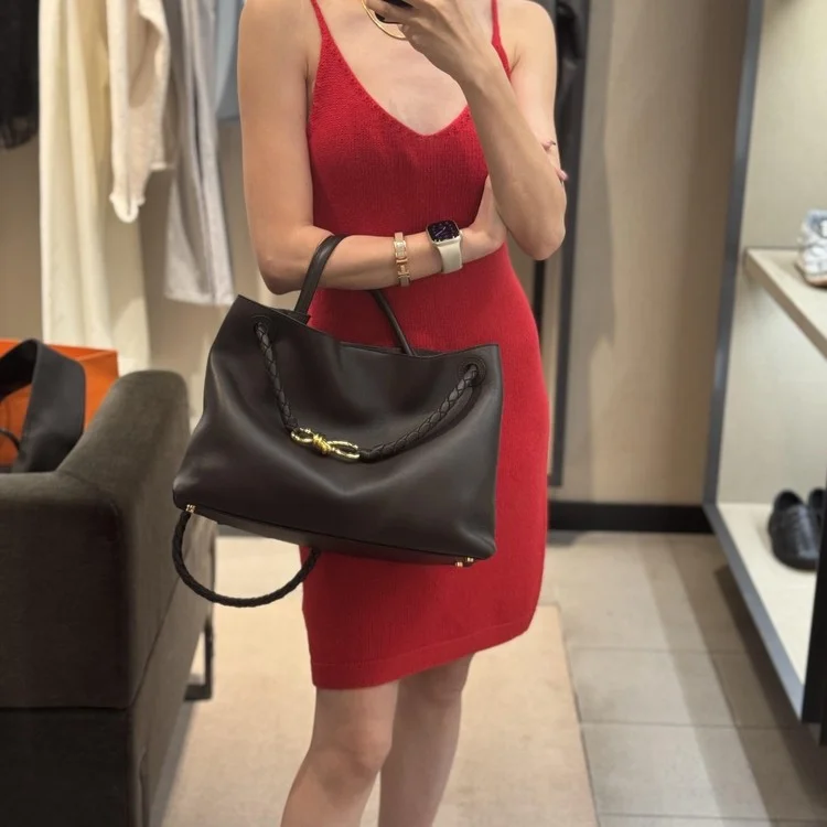 보테가 베네타 안디아모 라지 브라운