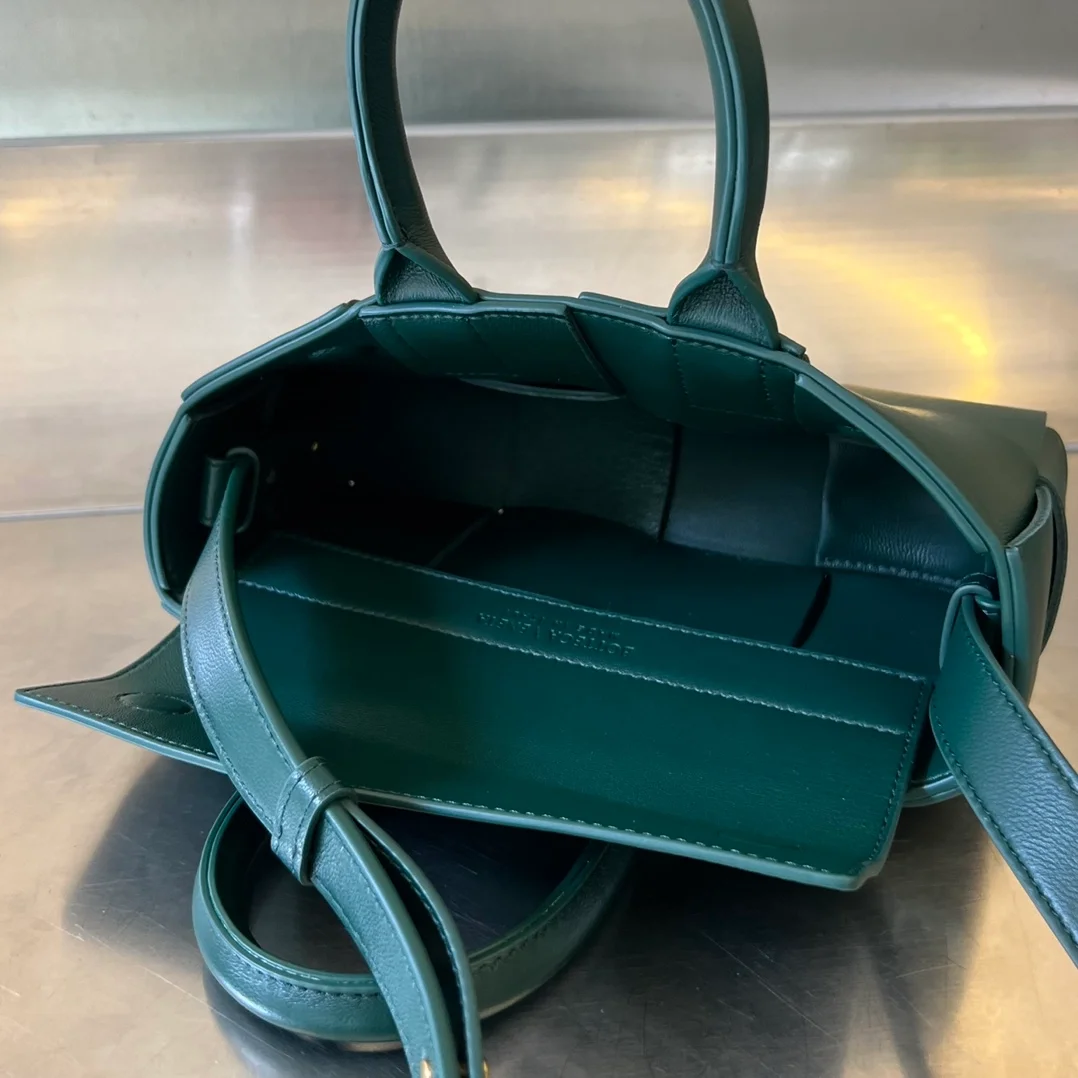 보테가 베네타 미니 이스트-웨스트 아르코 토트백 (2color)