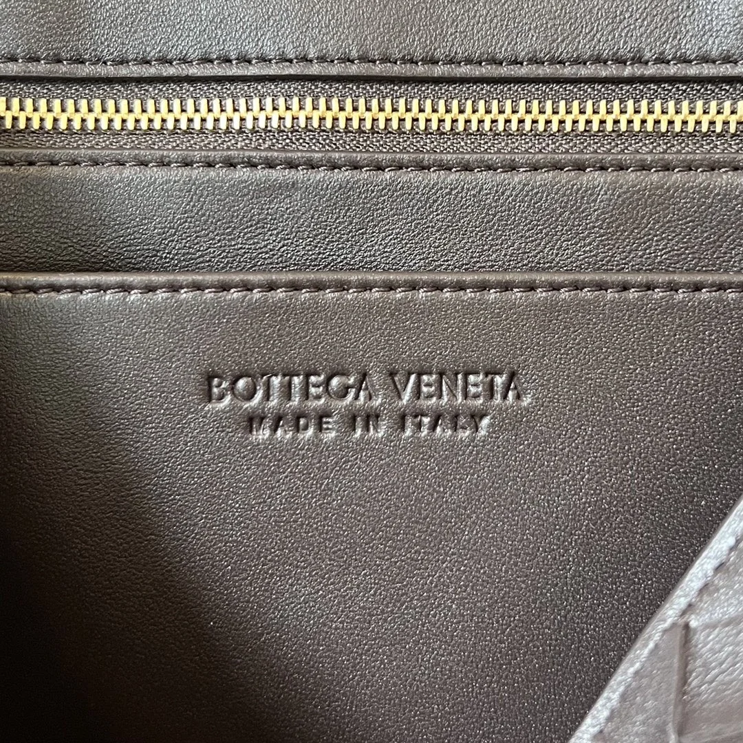 보테가 베네타 스몰 안디아모 백 E/W 블랙