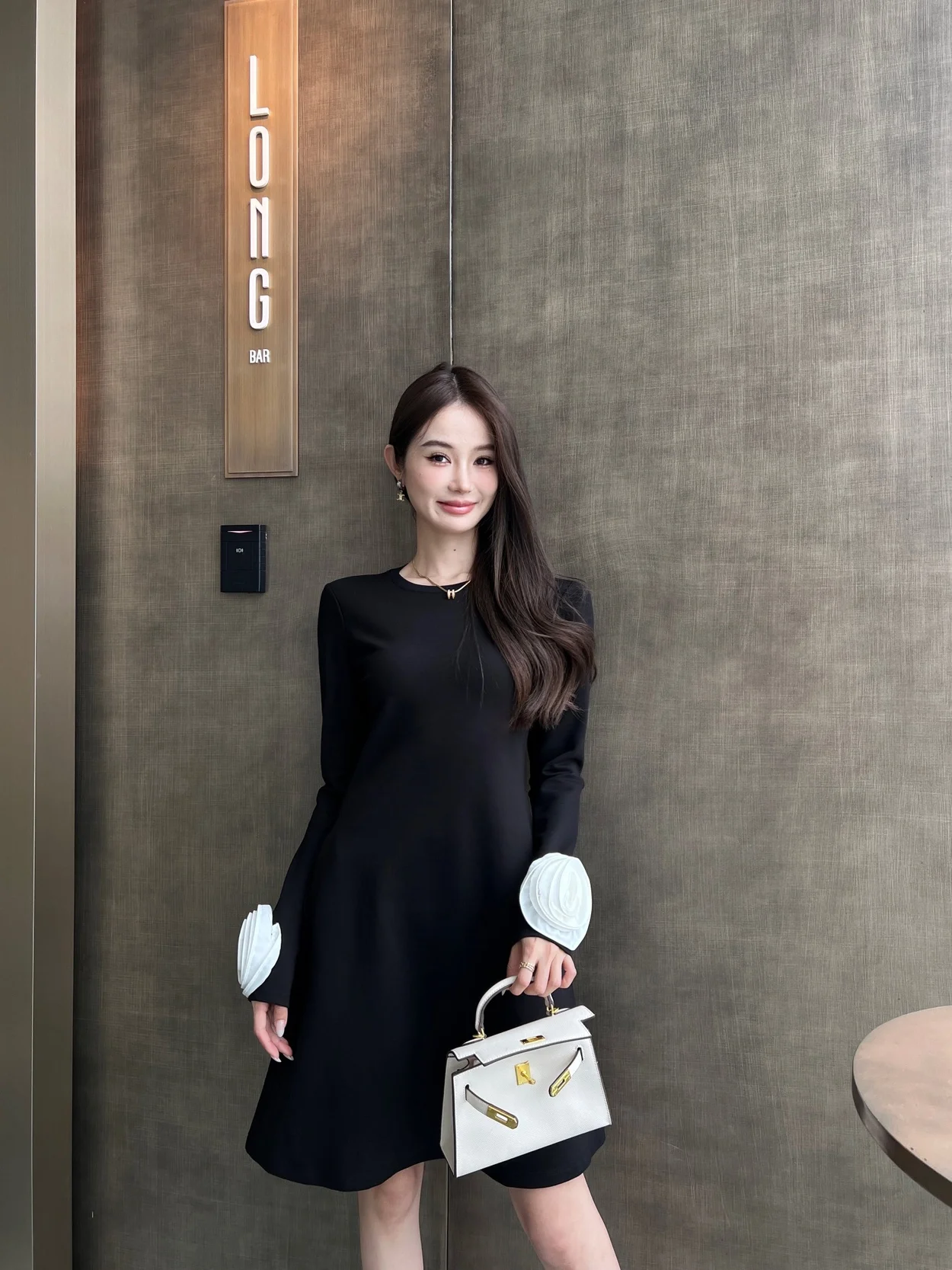 발렌티노 플로럴 아플리케 미니드레스