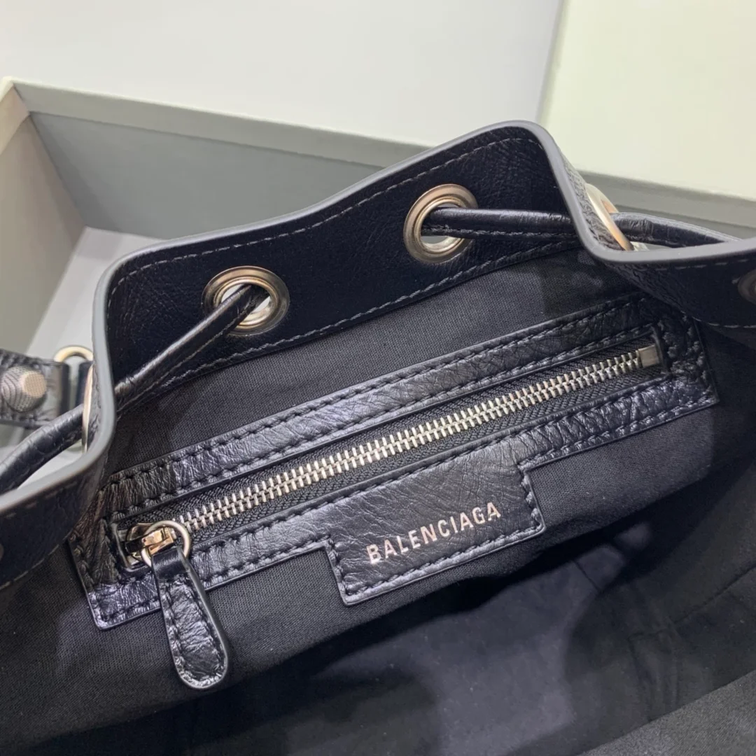발렌시아가 르 카골 XS 버킷백