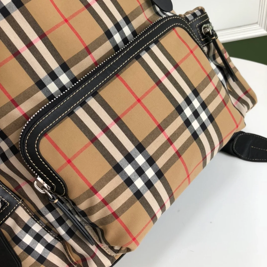 버버리  Rucksack 백팩