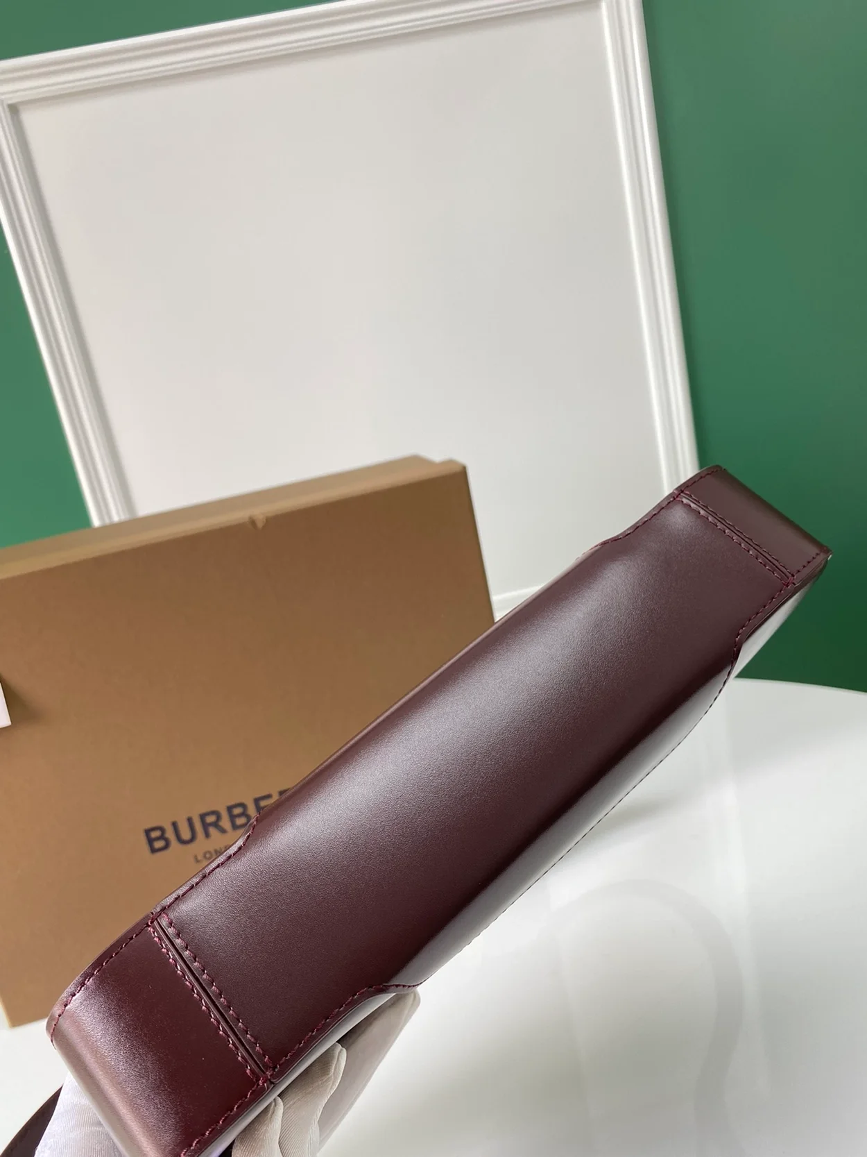 버버리 레더 TB 숄더백 버건디