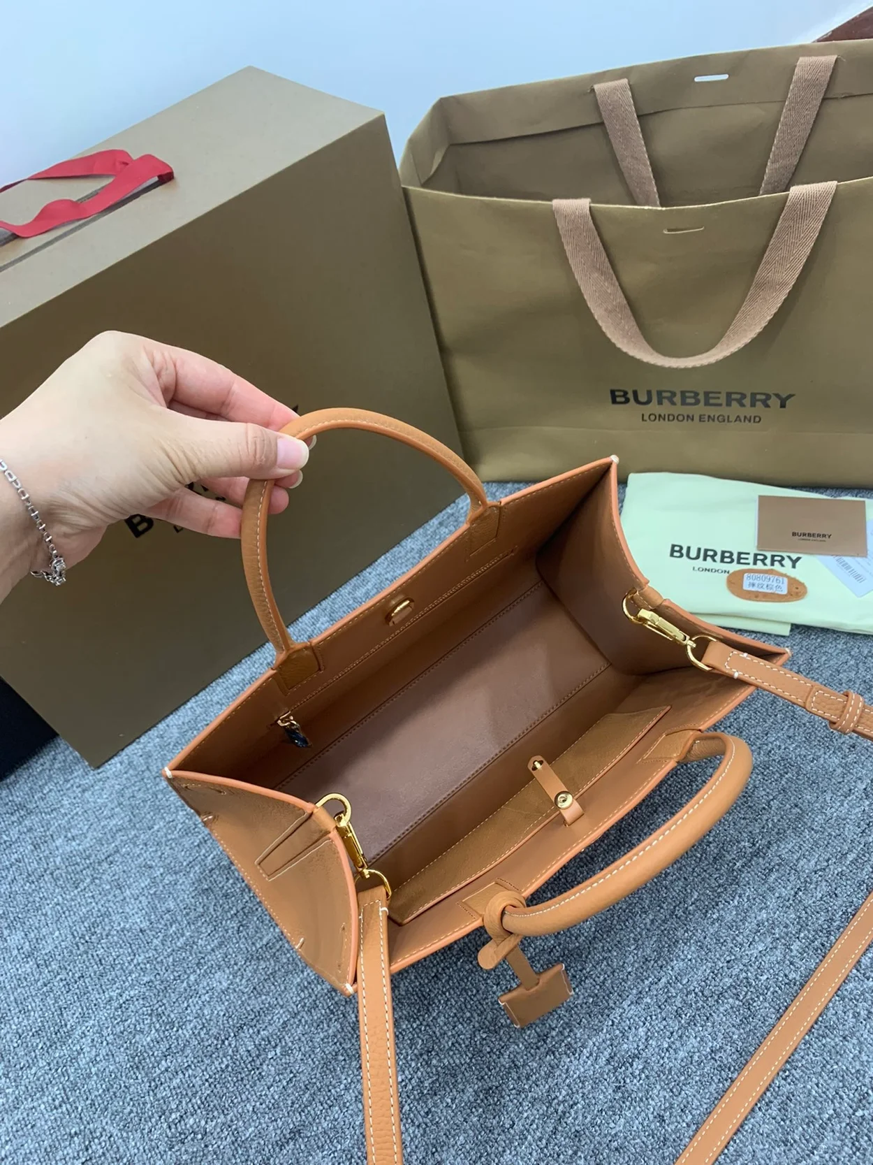 버버리 미니 프란시스 백 웜 러셋 브라운