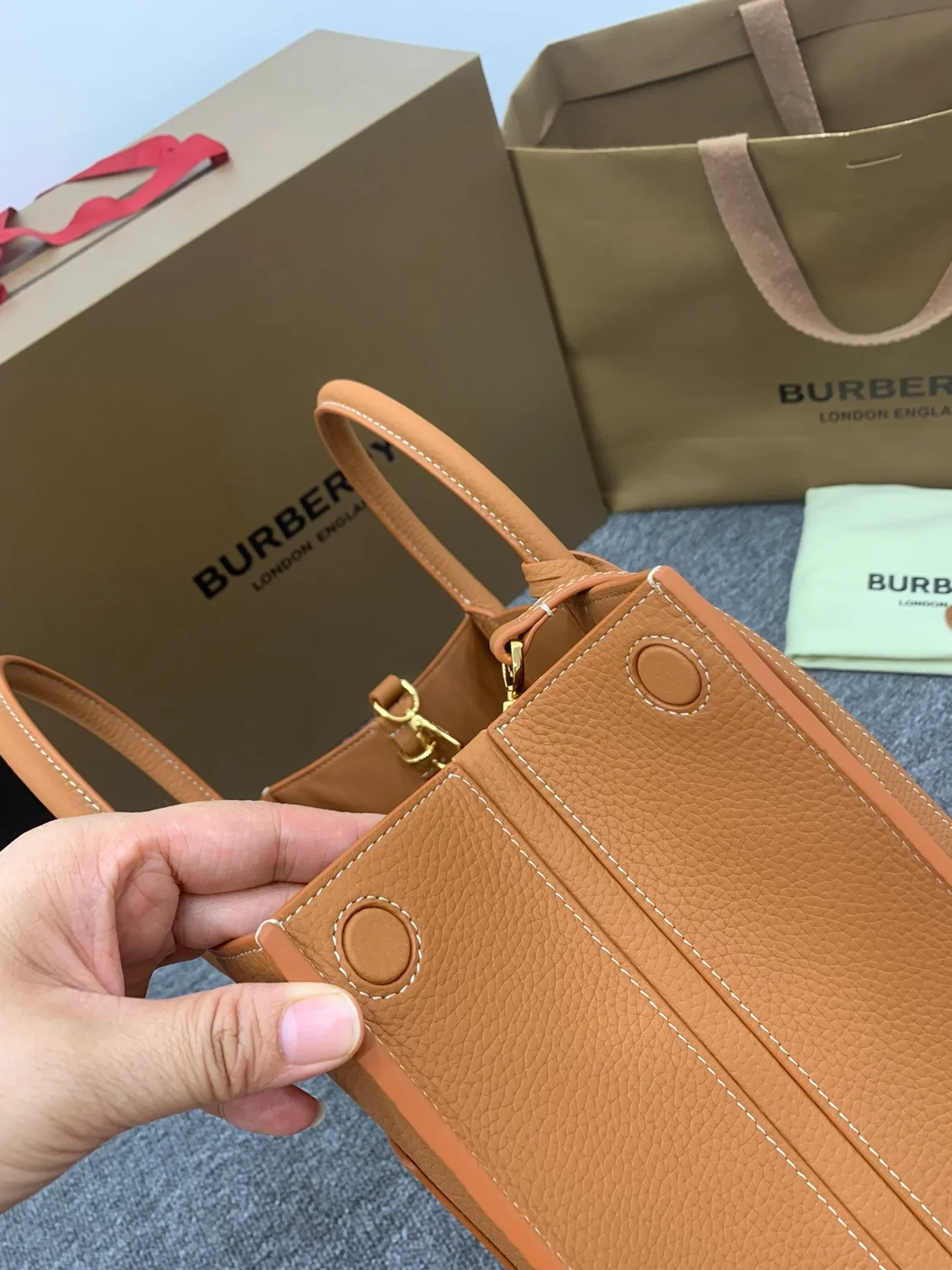 버버리 미니 프란시스 백 웜 러셋 브라운