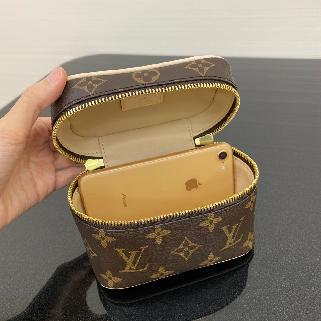 루이비통 니스 나노 메이크업 케이스 M44936
