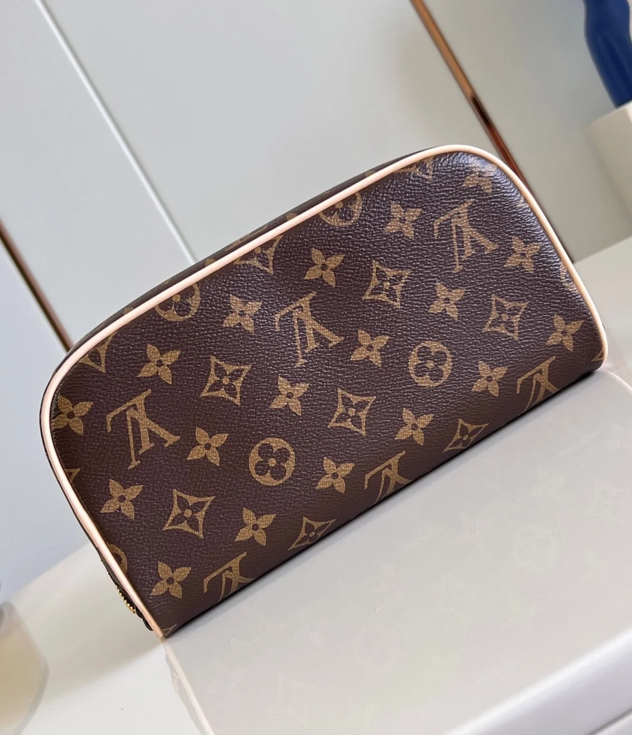 루이비통 토일레트리 백 M11750