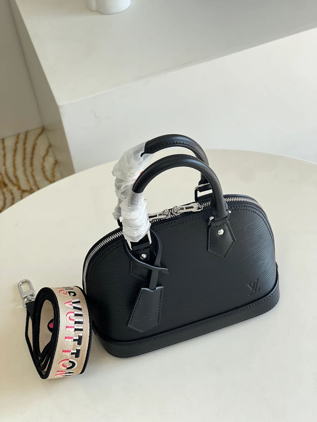루이비통 알마 BB 에피블랙 M59217