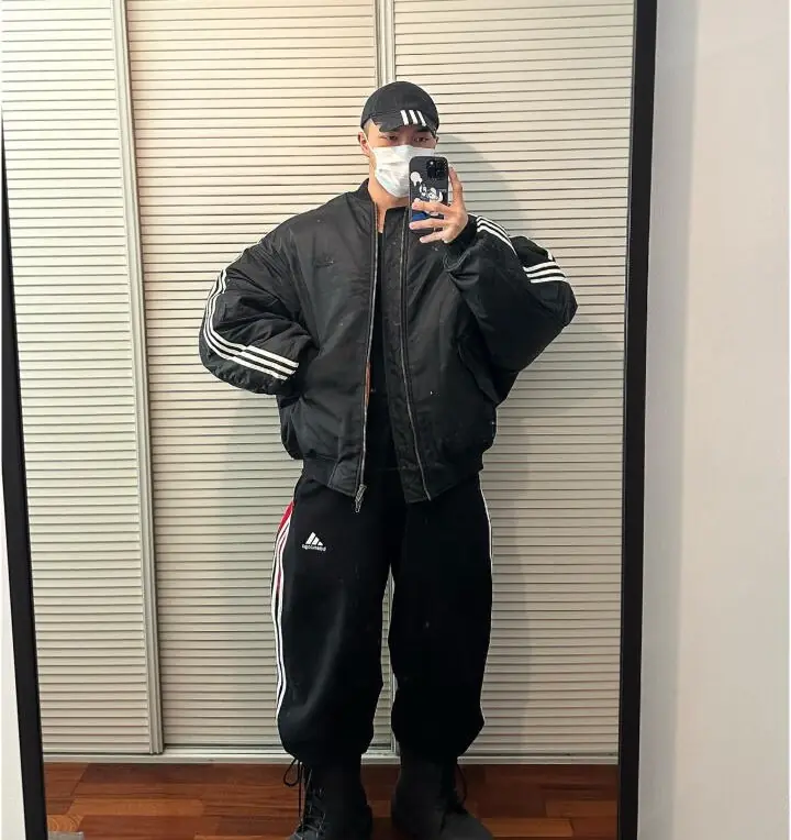 발렌시아가 x 아디다스 봄버 자켓 블랙