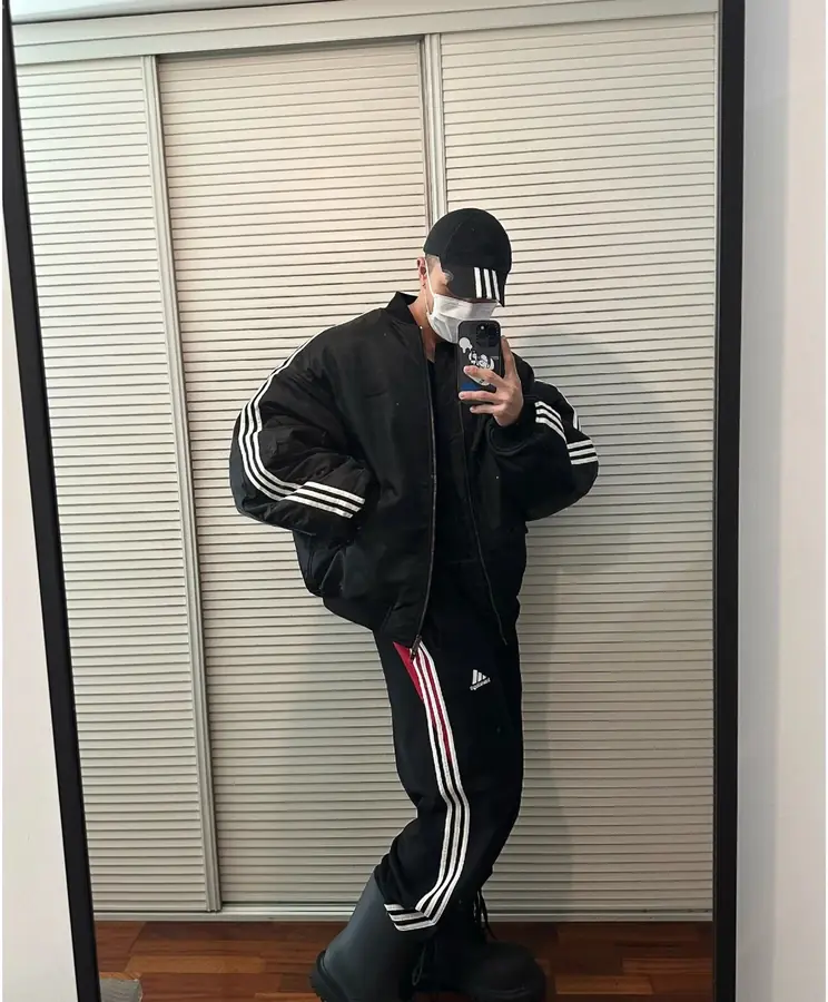 발렌시아가 x 아디다스 봄버 자켓 블랙