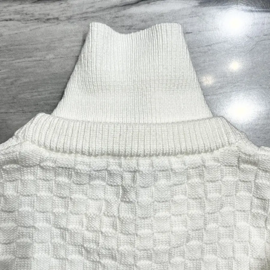 루이비통 울 블렌드 풀오버 화이트