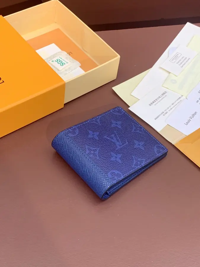루이비통 멀티플 월릿 M30299