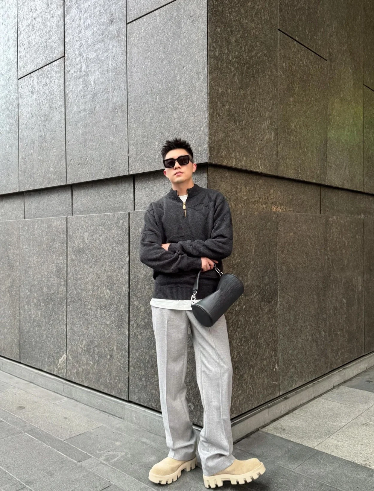 루이비통 모노그램 자카드 울 하프 지퍼 풀오버 1AFXYB