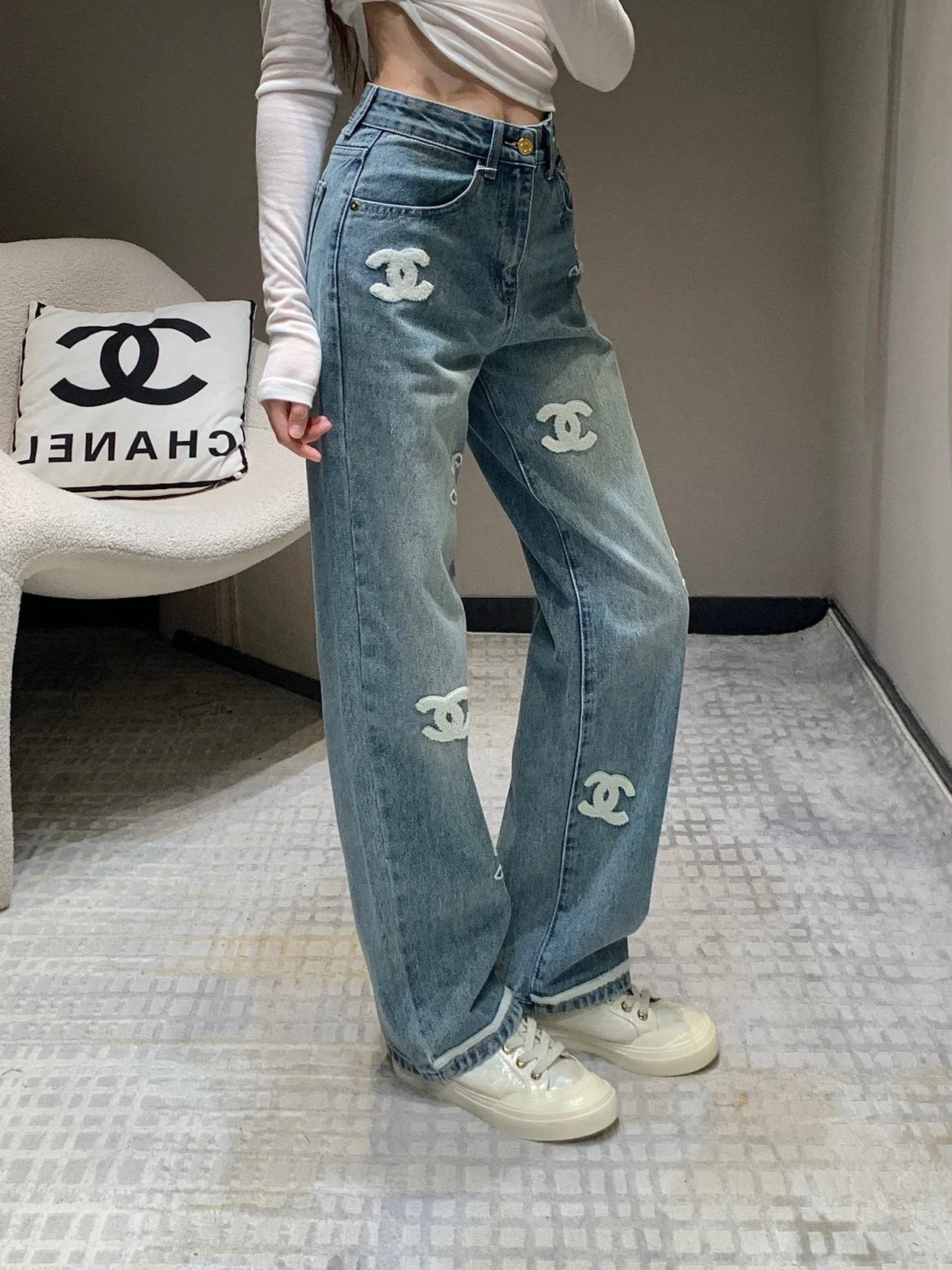 샤넬 로고 포인트 데님 진