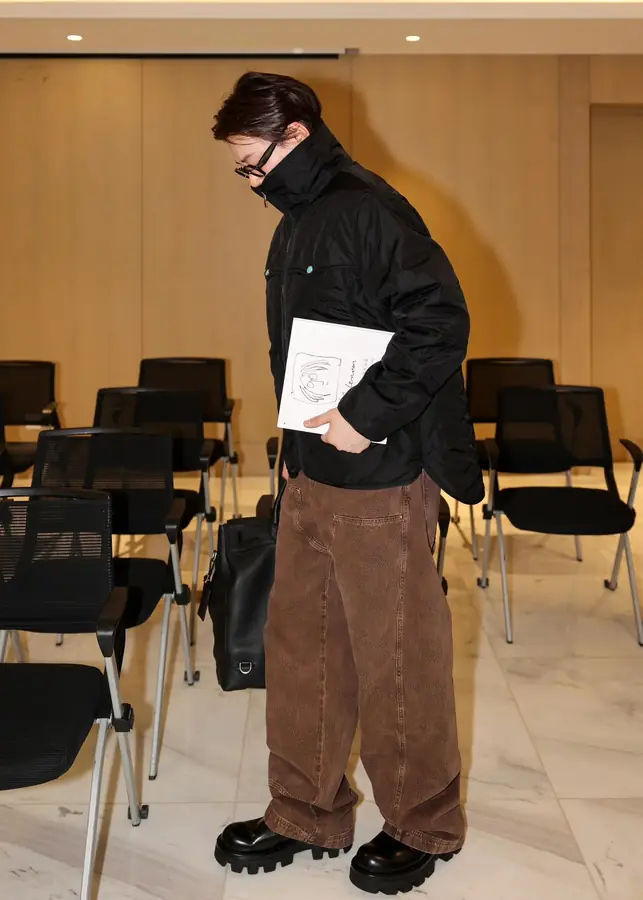루이비통 퀄팅 오버셔츠 1AFWK0