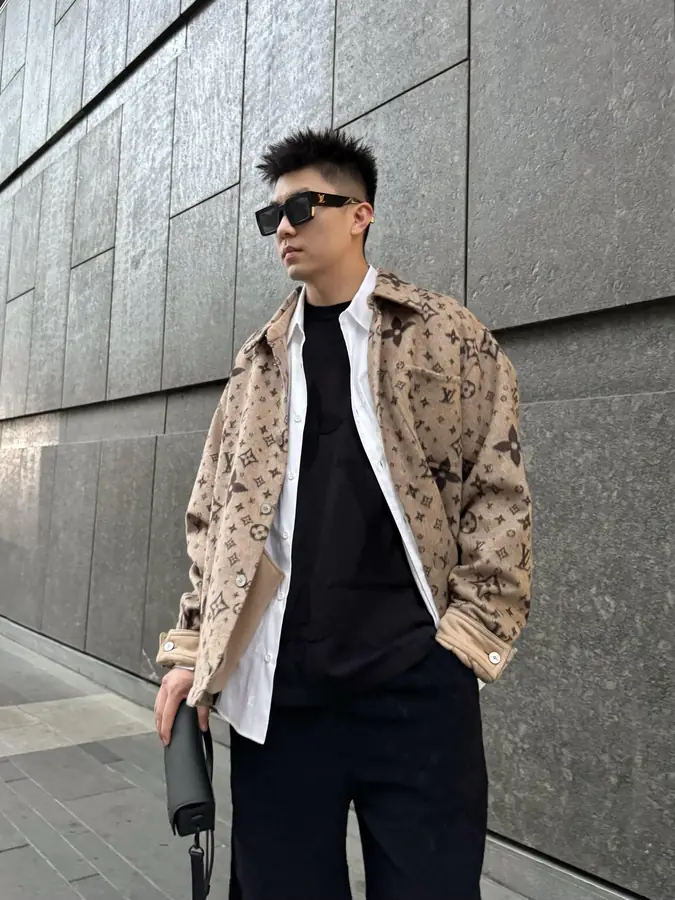 루이비통 모노그램 더블 페이스 울 실크 앤드 캐시미어 블렌드 오버셔츠