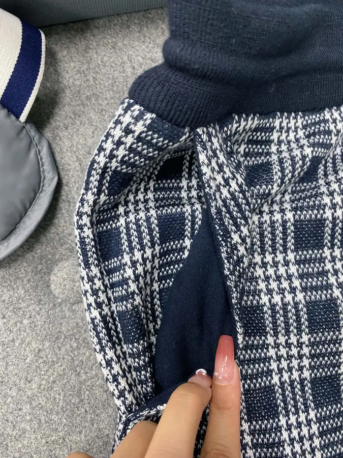 톰브라운 체크 패턴 트랙팬츠 네이비