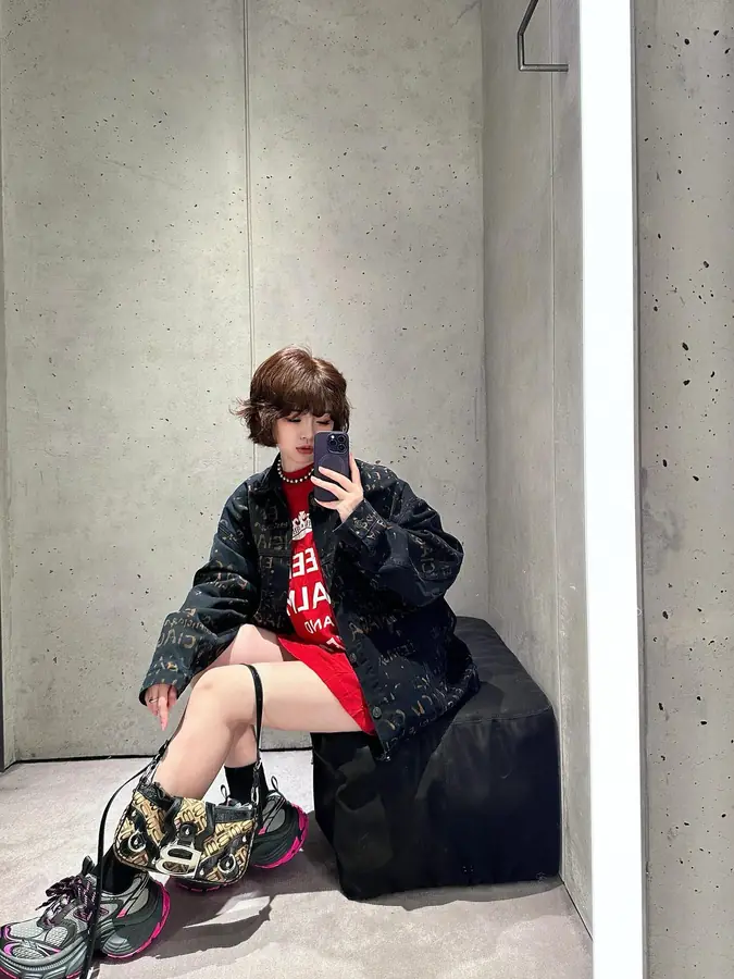 발렌시아가 블리치 올오버 재킷