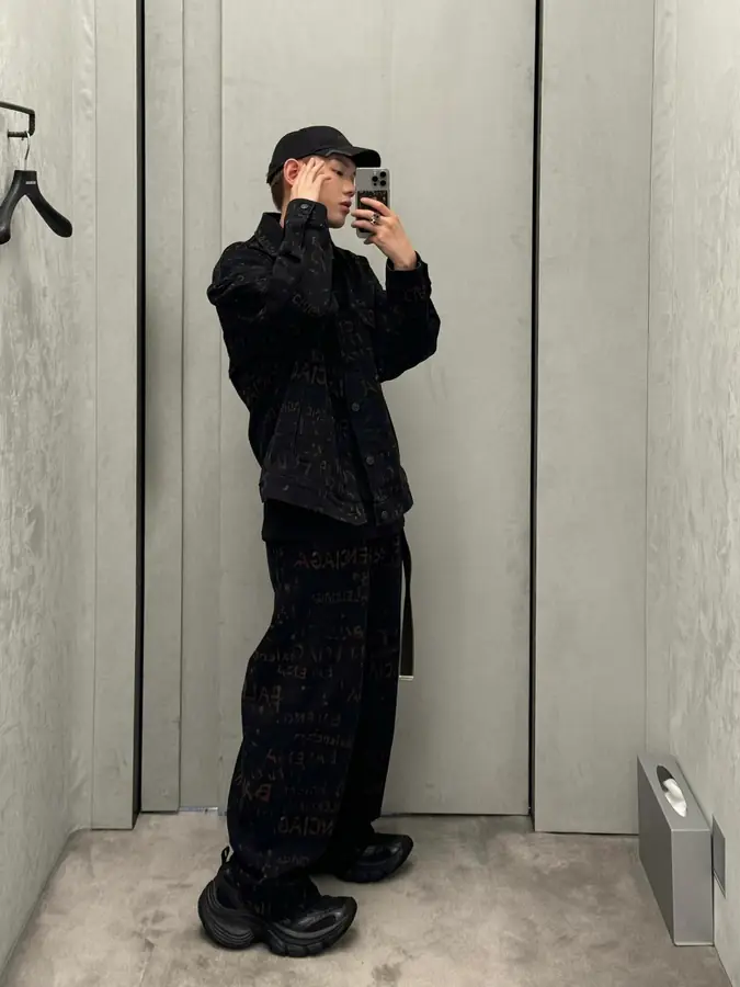 발렌시아가 블리치 올오버 재킷