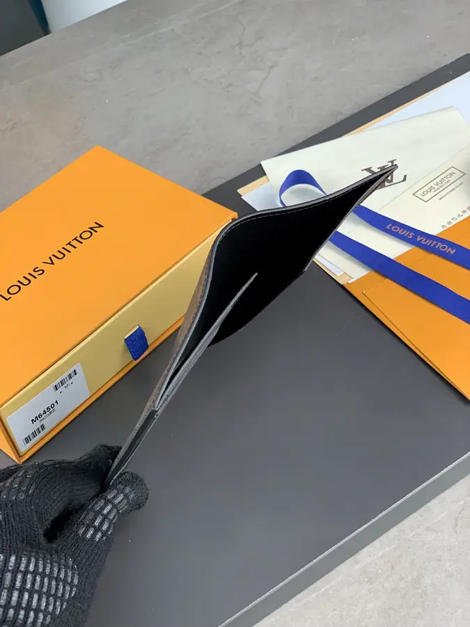 루이비통 패스포트 커버 M64501