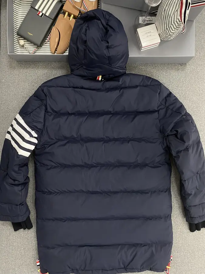 톰브라운 매트 나일론 다운 코트