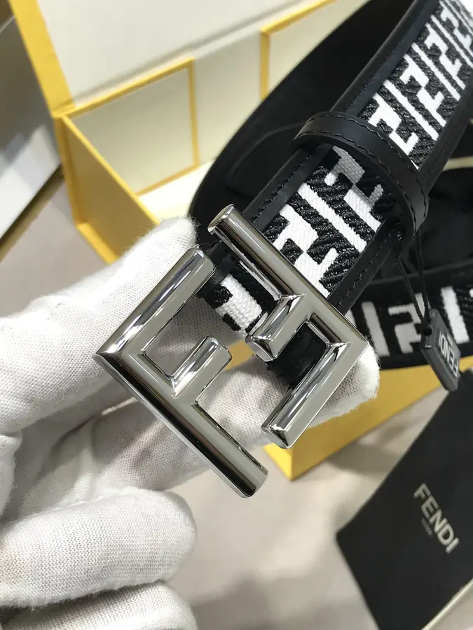 펜디 마크 자콥스 FF 벨트 블랙 앤 화이트 35mm