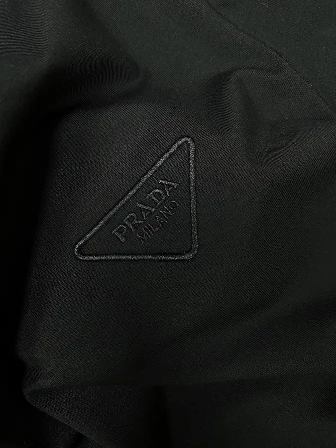 프라다 스트래치 코튼 롱 티셔츠 블랙
