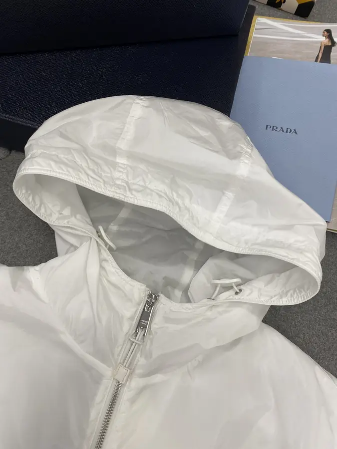 프라다 리나일론 블루종 재킷