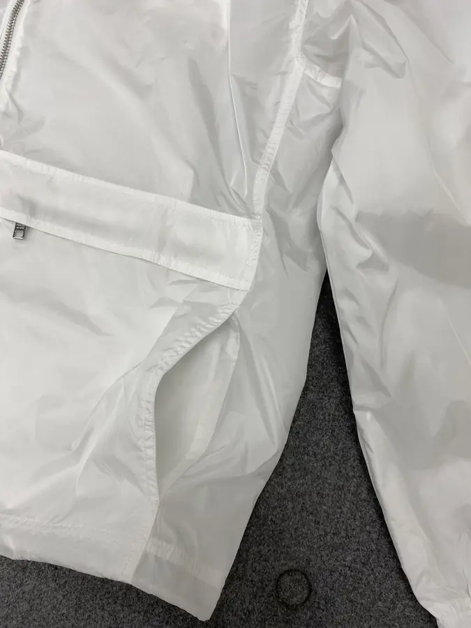 프라다 리나일론 블루종 재킷