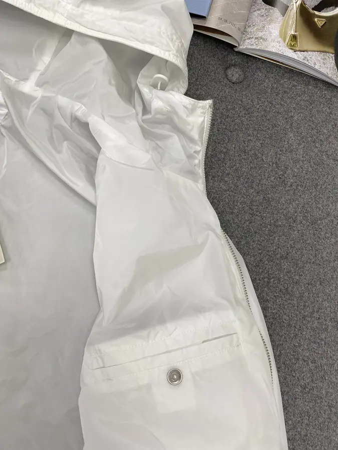 프라다 리나일론 블루종 재킷