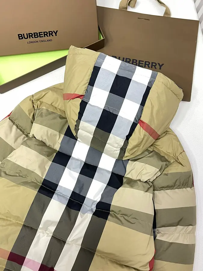 버버리 리버시블 체크 나일론 패딩 자켓