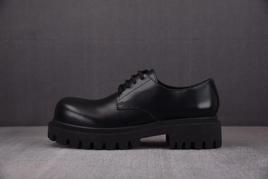 발렌시아가 SERGENT 20MM 더비 로퍼