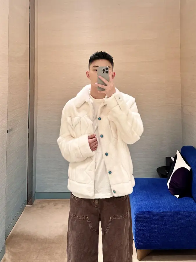 루이비통 밍크 트러커 재킷 1AFXB8