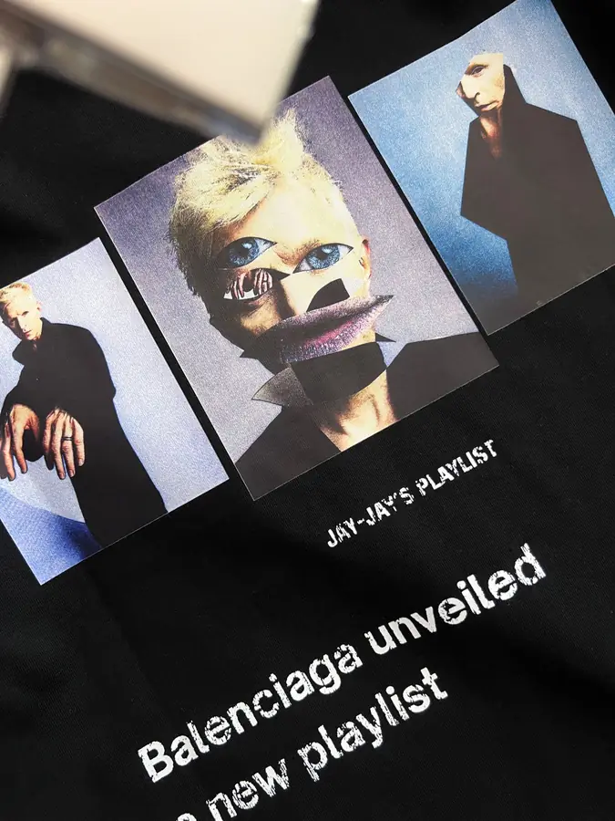 발렌시아가 뮤지컬 노트 포트레이트 프린트 티셔츠