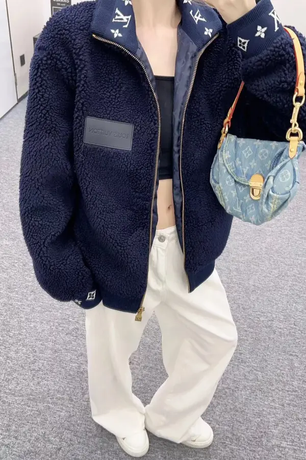 루이비통 레더 패치 플리스 블루종 1AGLXL