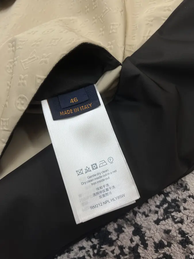 루이비통 미니 모노그램 테크니컬 질레 1ABJBQ