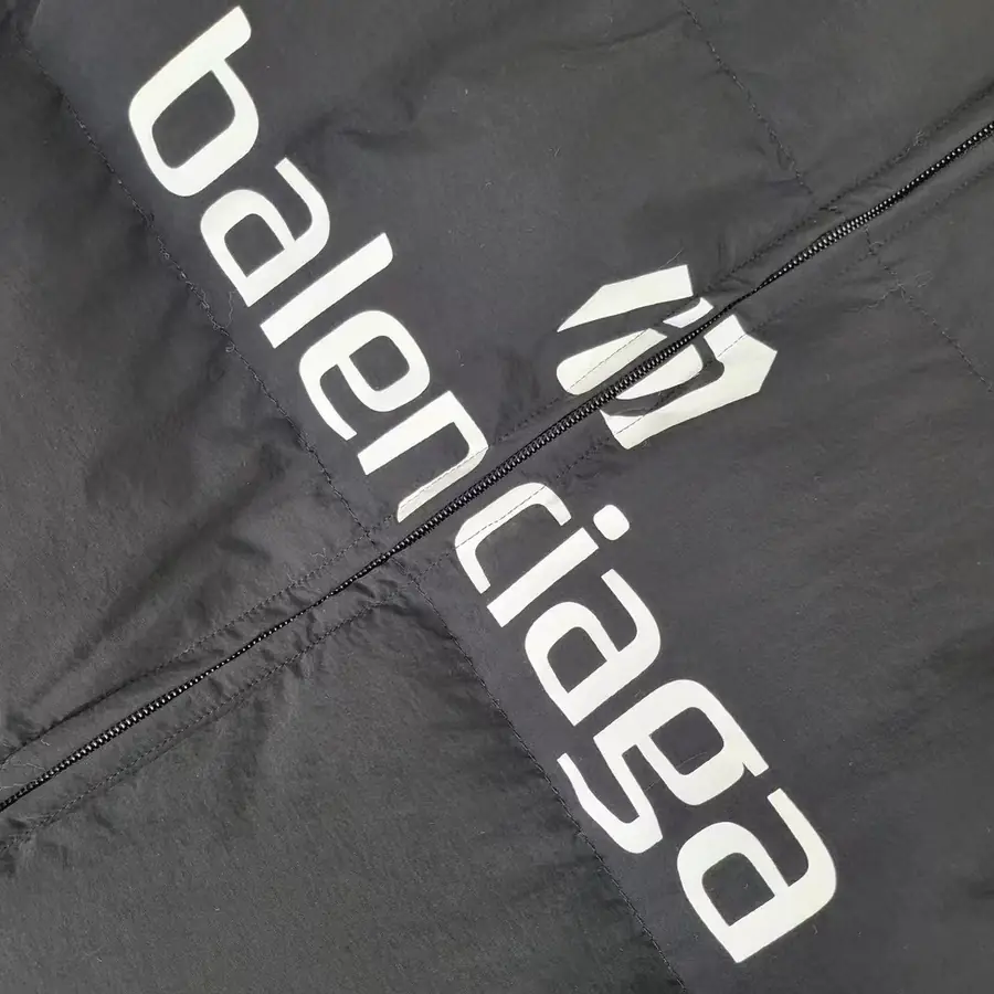 발렌시아가 사커 패딩 자켓