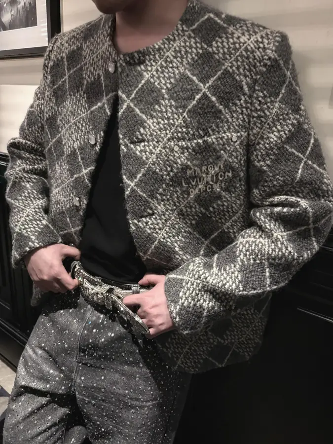 루이비통 아가일 라운드넥 블레이저