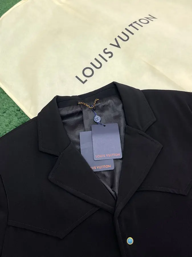 루이비통 웨스턴 컷 울 재킷 1AFWKI
