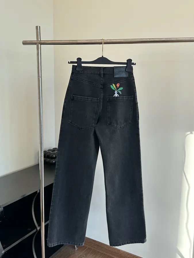 로에베 x 수나 후지타 배기 진