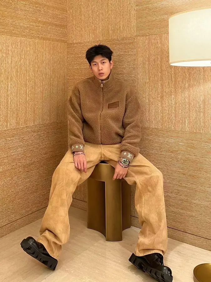 루이비통 레더 패치 플리스 블루종 1AFXTL