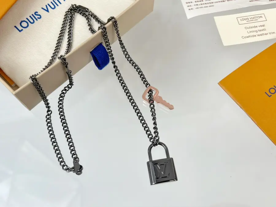 루이비통 패드락 펜던트 M01149