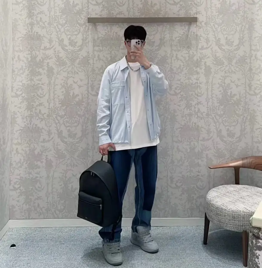 디올 꾸띄르 자수 스트라이프 셔츠